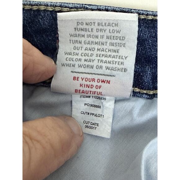 TORRID Distressed Hem Girlfriend Denim Jeans Plus Size 18R Cropped Preppy - Picture 16 of 16